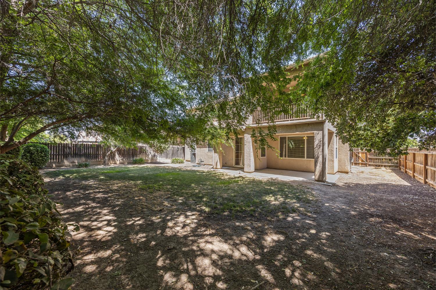 5929 N La Paz Avenue