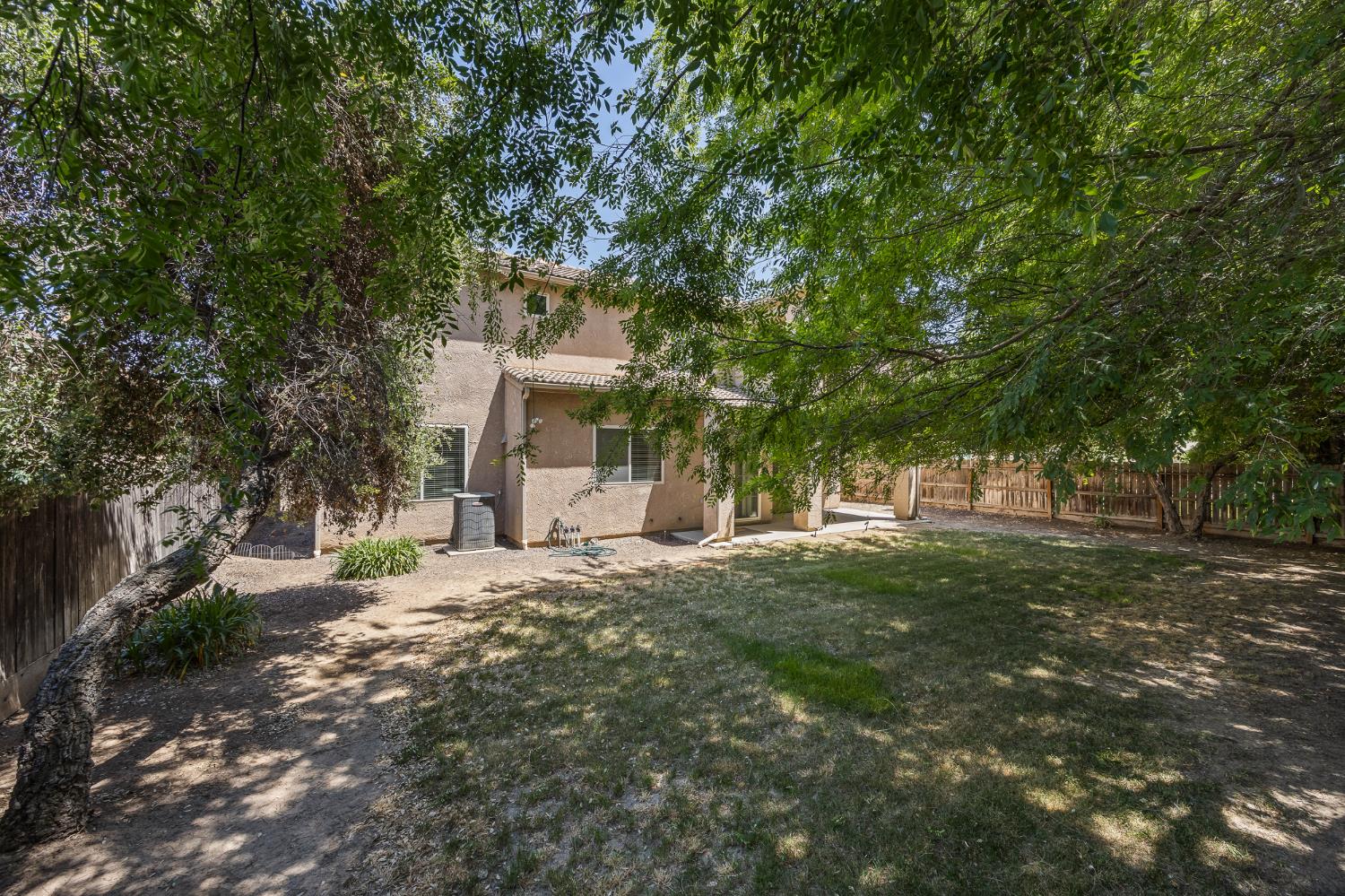 5929 N La Paz Avenue