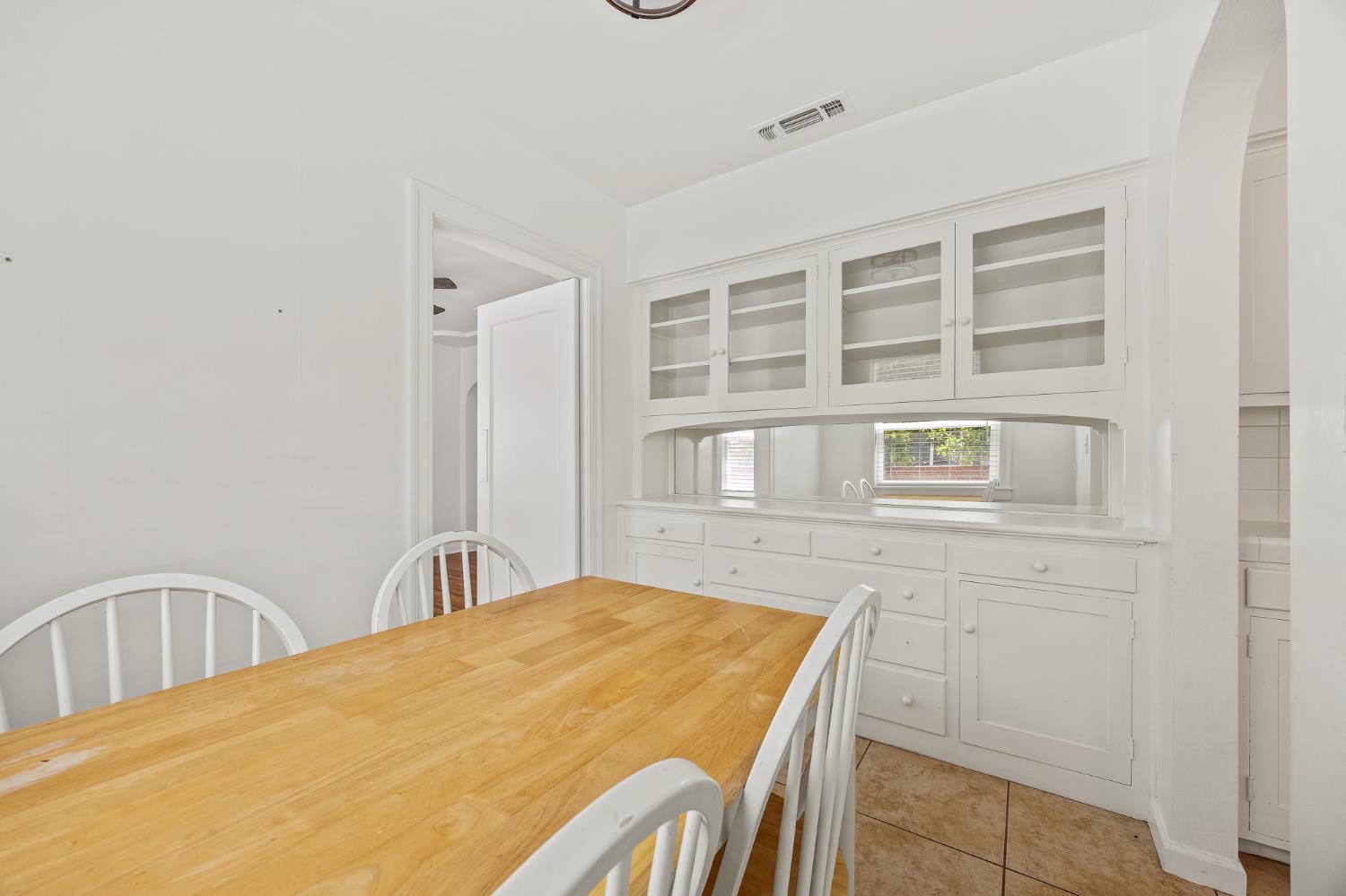 2126 N Van Ness Boulevard