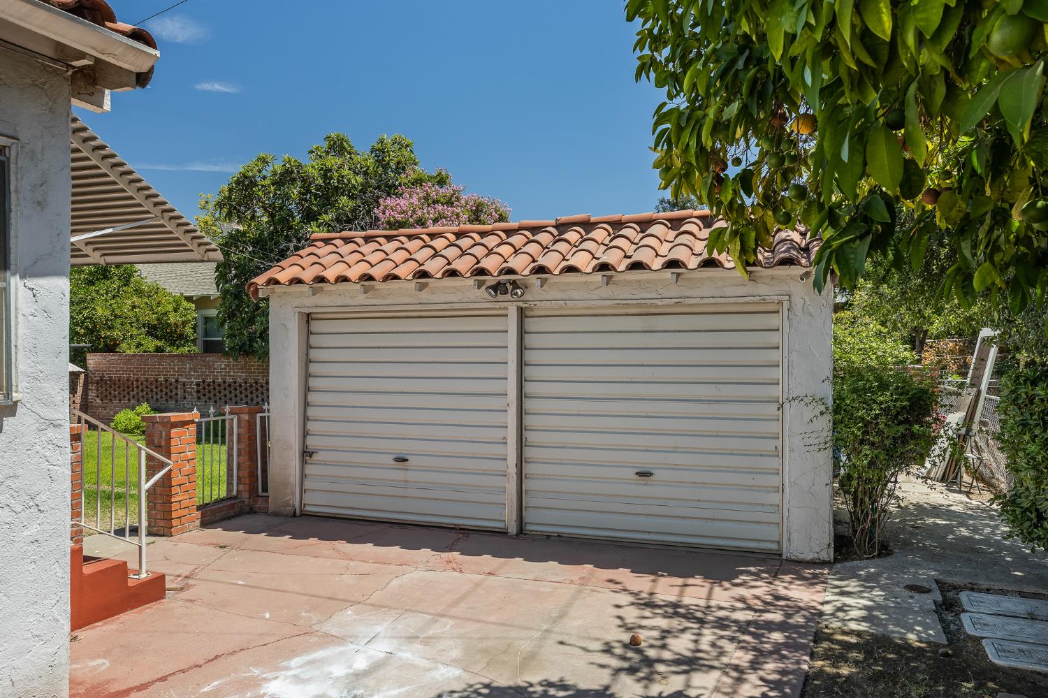2126 N Van Ness Boulevard