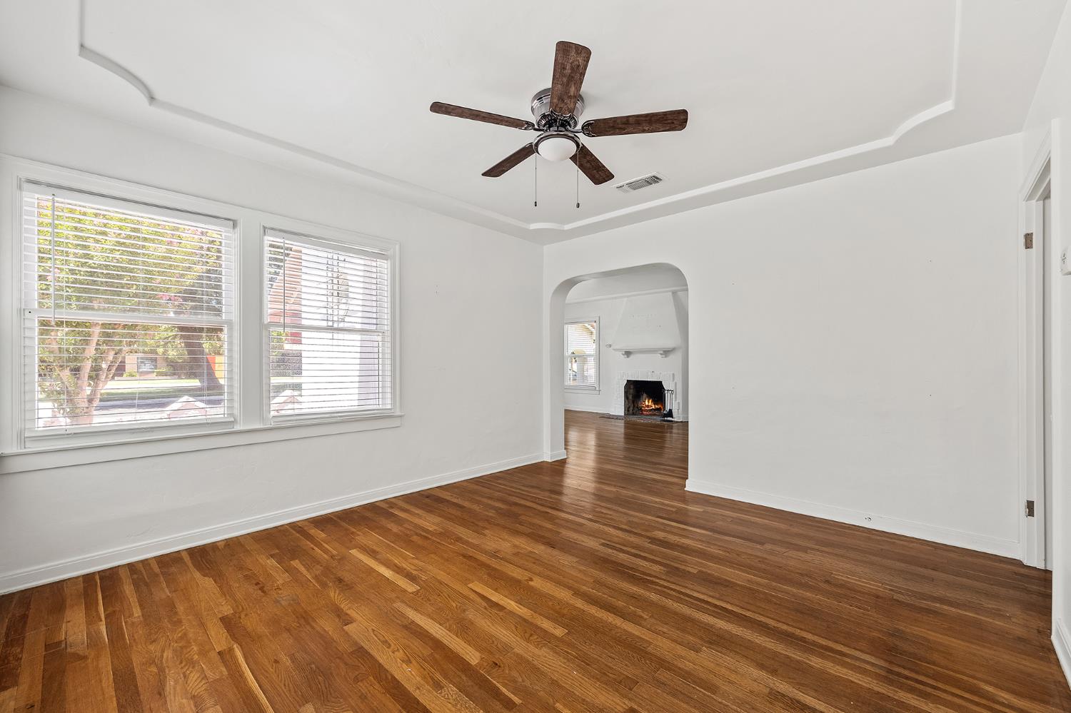 2126 N Van Ness Boulevard