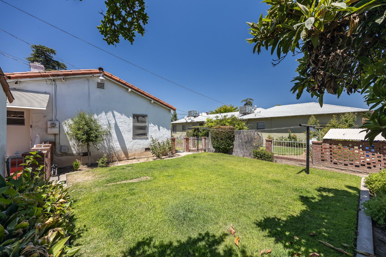 2126 N Van Ness Boulevard