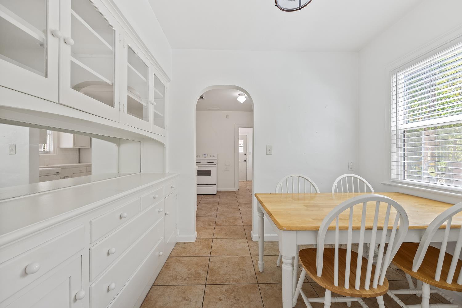 2126 N Van Ness Boulevard