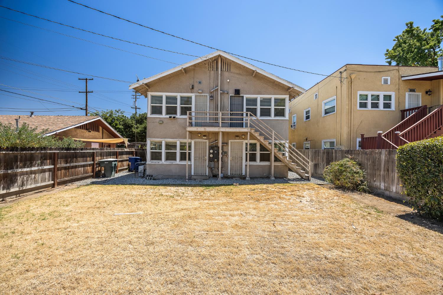 2711 N Wishon Avenue