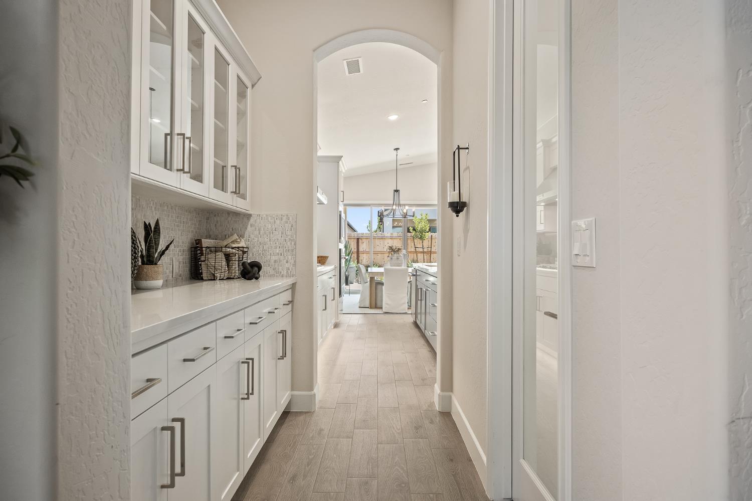 2549 N Black Oak Drive