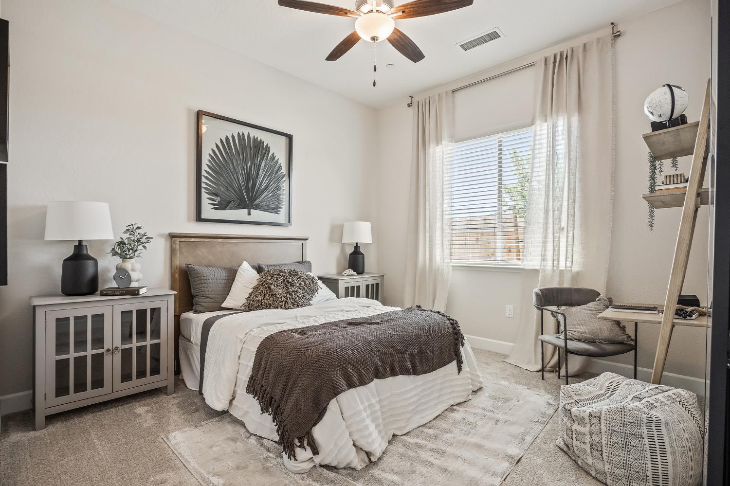 2549 N Black Oak Drive