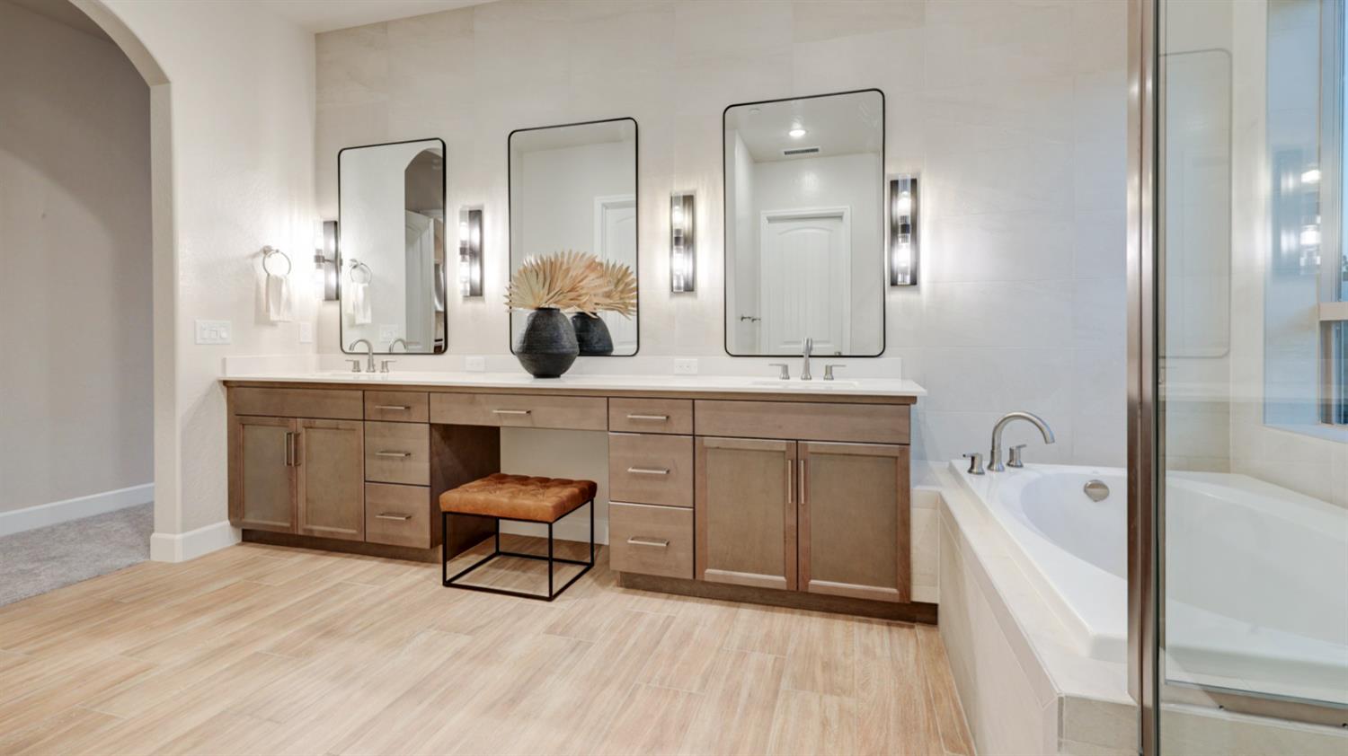 1699 N Blackwood Avenue