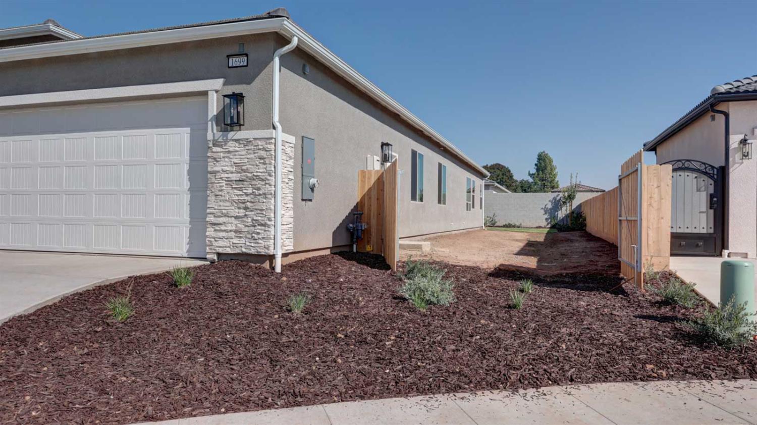 1699 N Blackwood Avenue