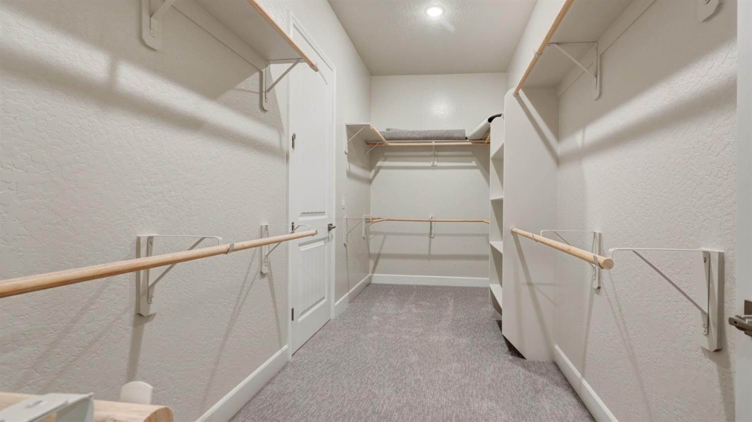 1699 N Blackwood Avenue