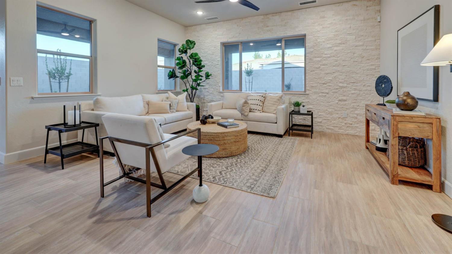 1699 N Blackwood Avenue