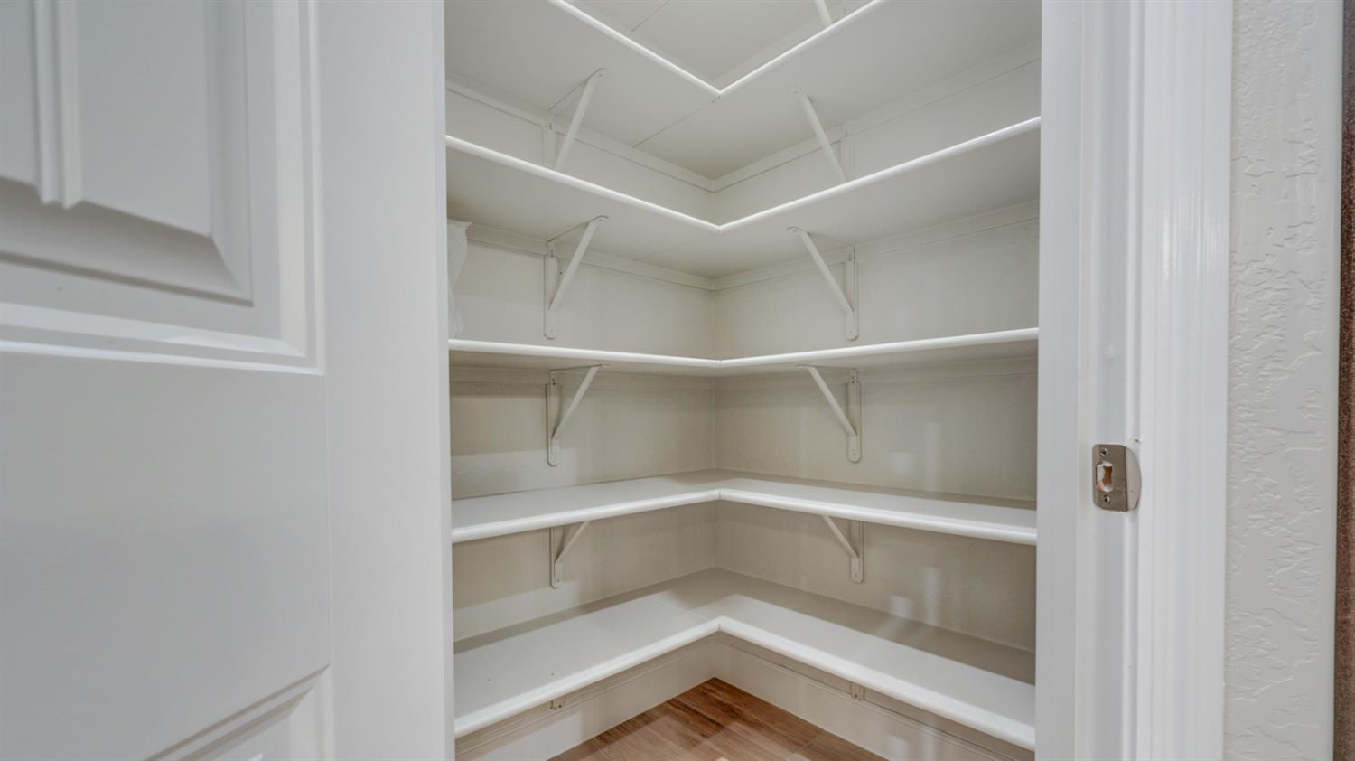 1699 N Blackwood Avenue