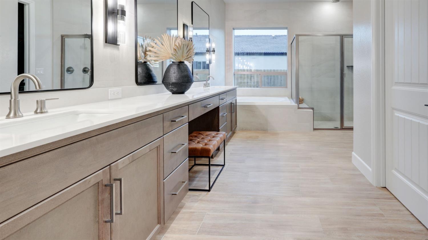 1699 N Blackwood Avenue