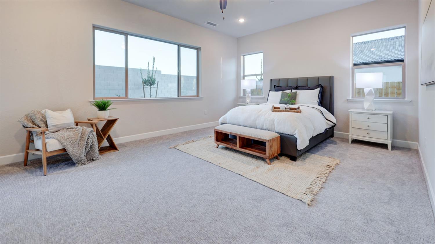 1699 N Blackwood Avenue