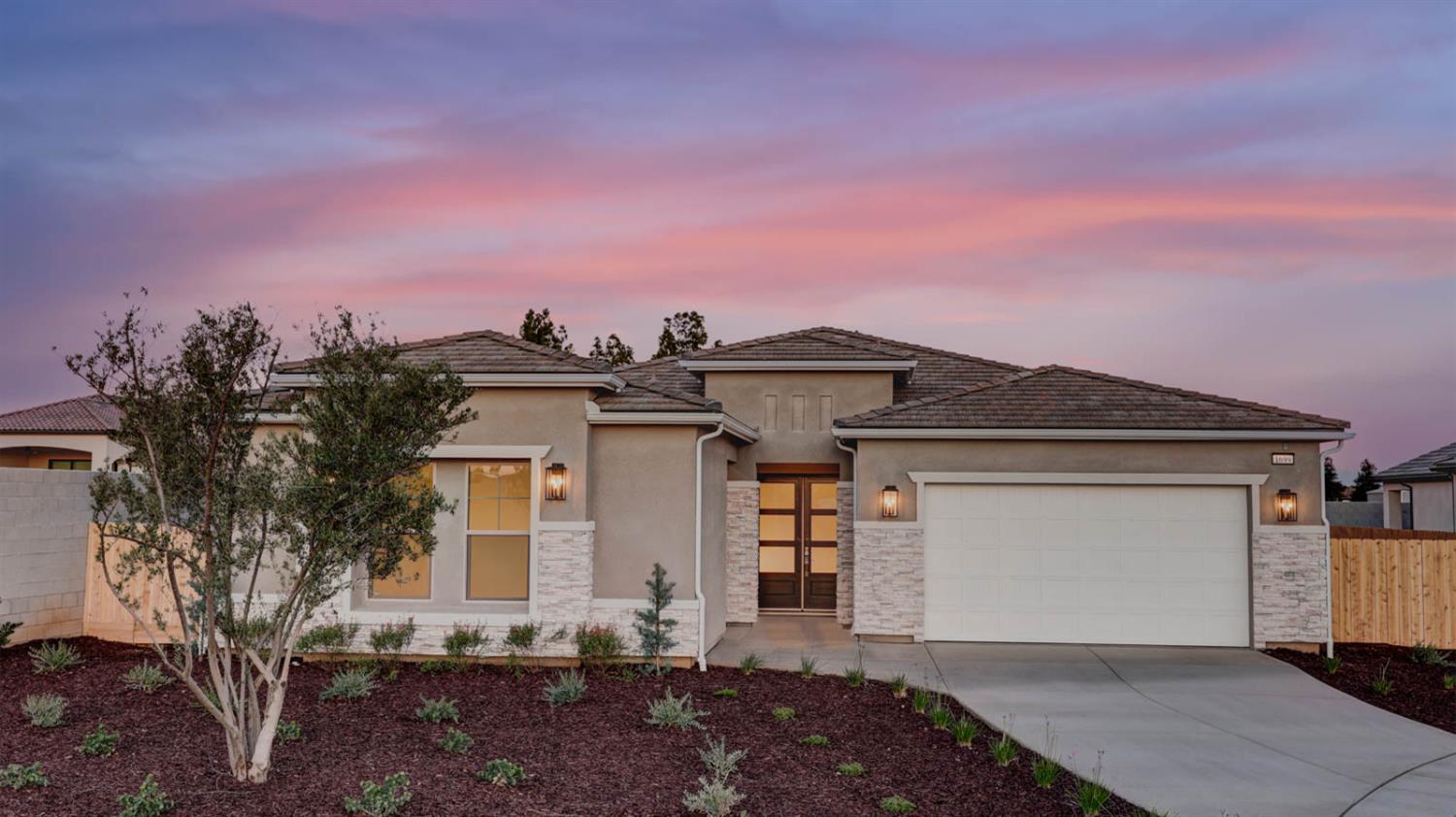 1699 N Blackwood Avenue