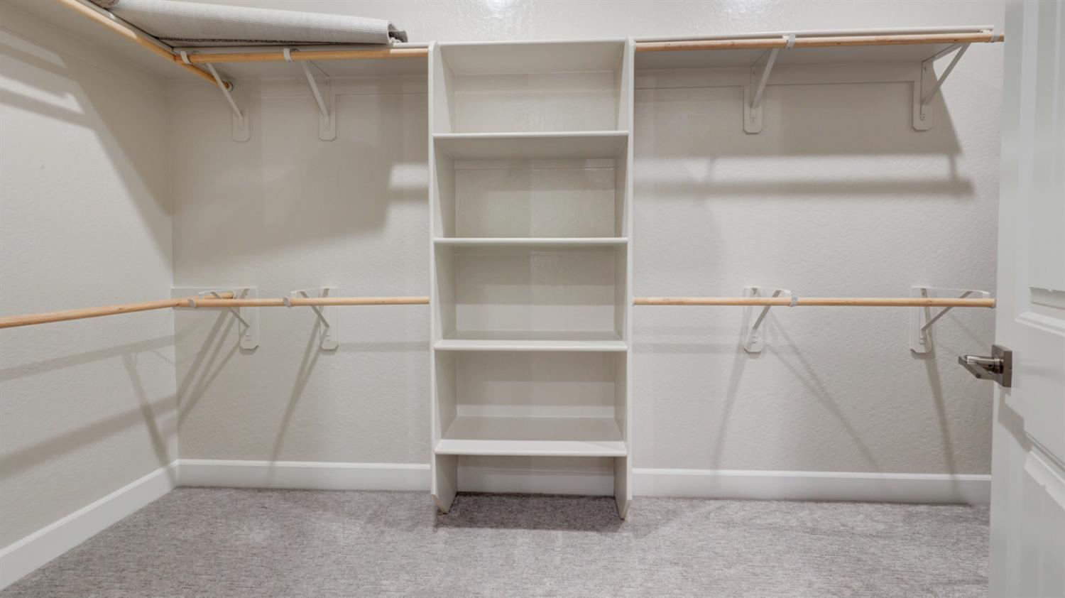 1699 N Blackwood Avenue