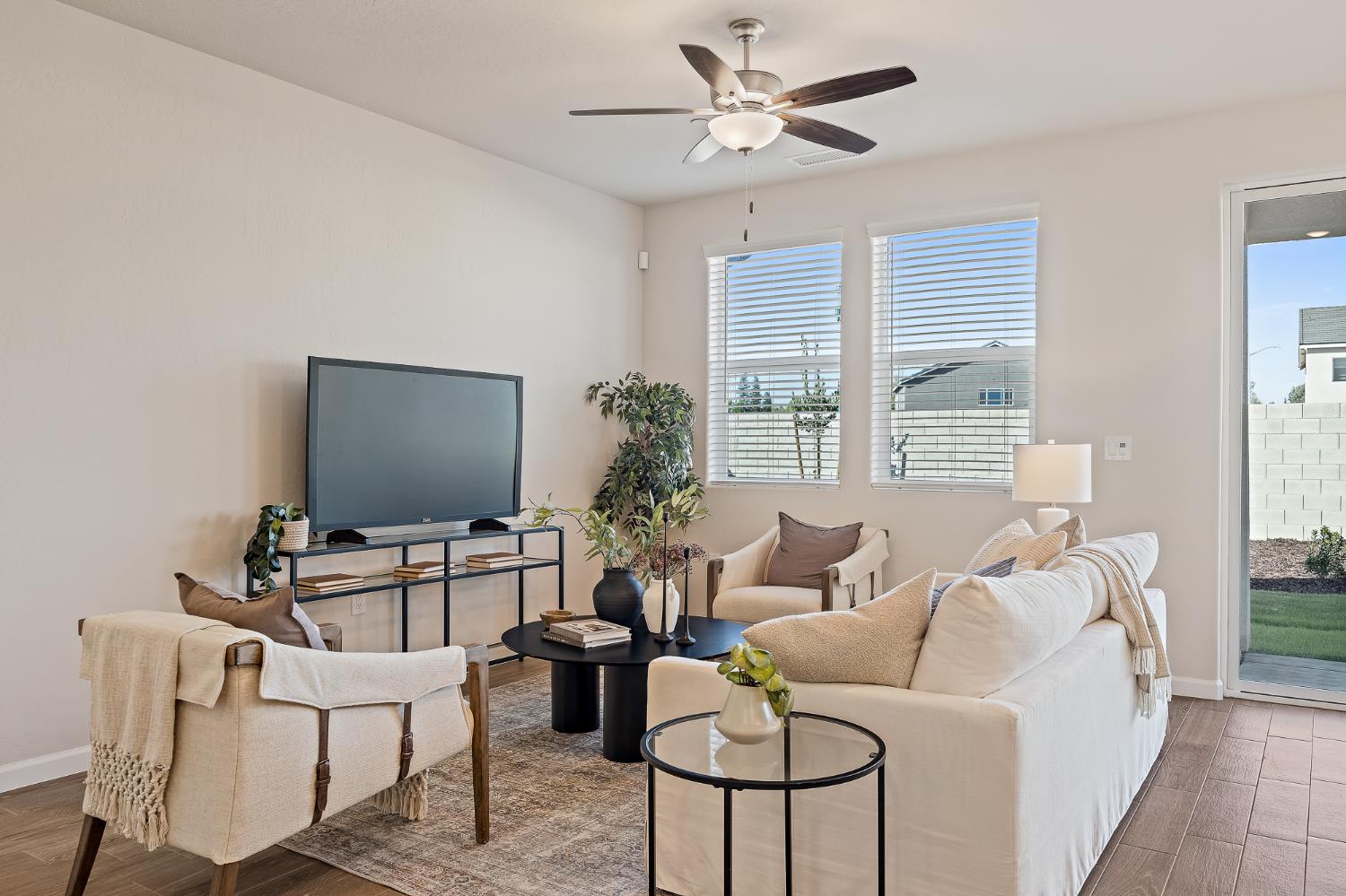 7138 W Ashcroft Avenue