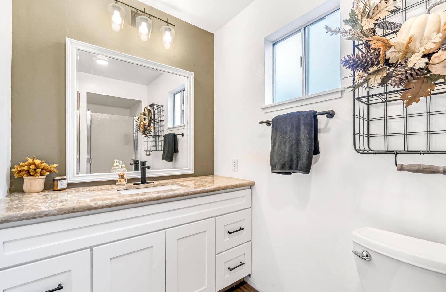 1103 S Linda Vista Street