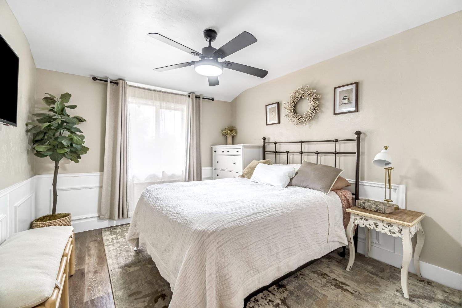 1103 S Linda Vista Street