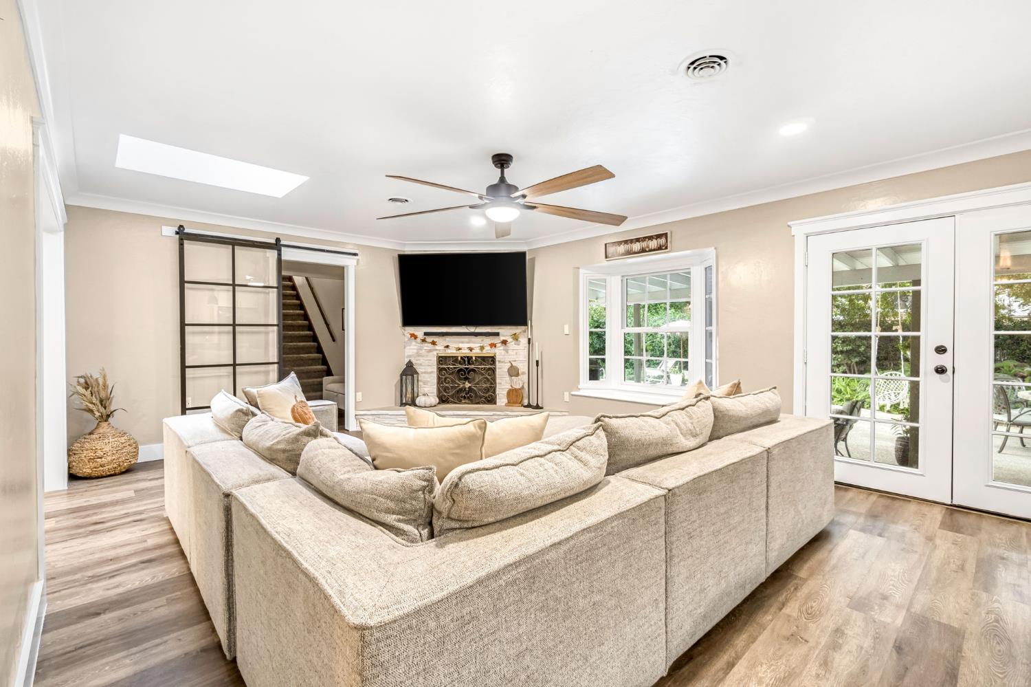 1103 S Linda Vista Street