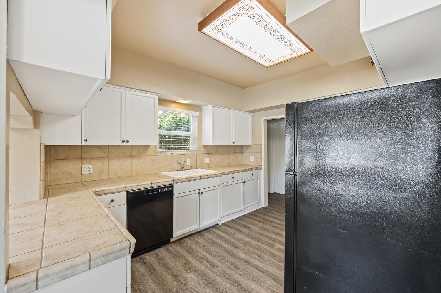 1105 E Bremer Avenue