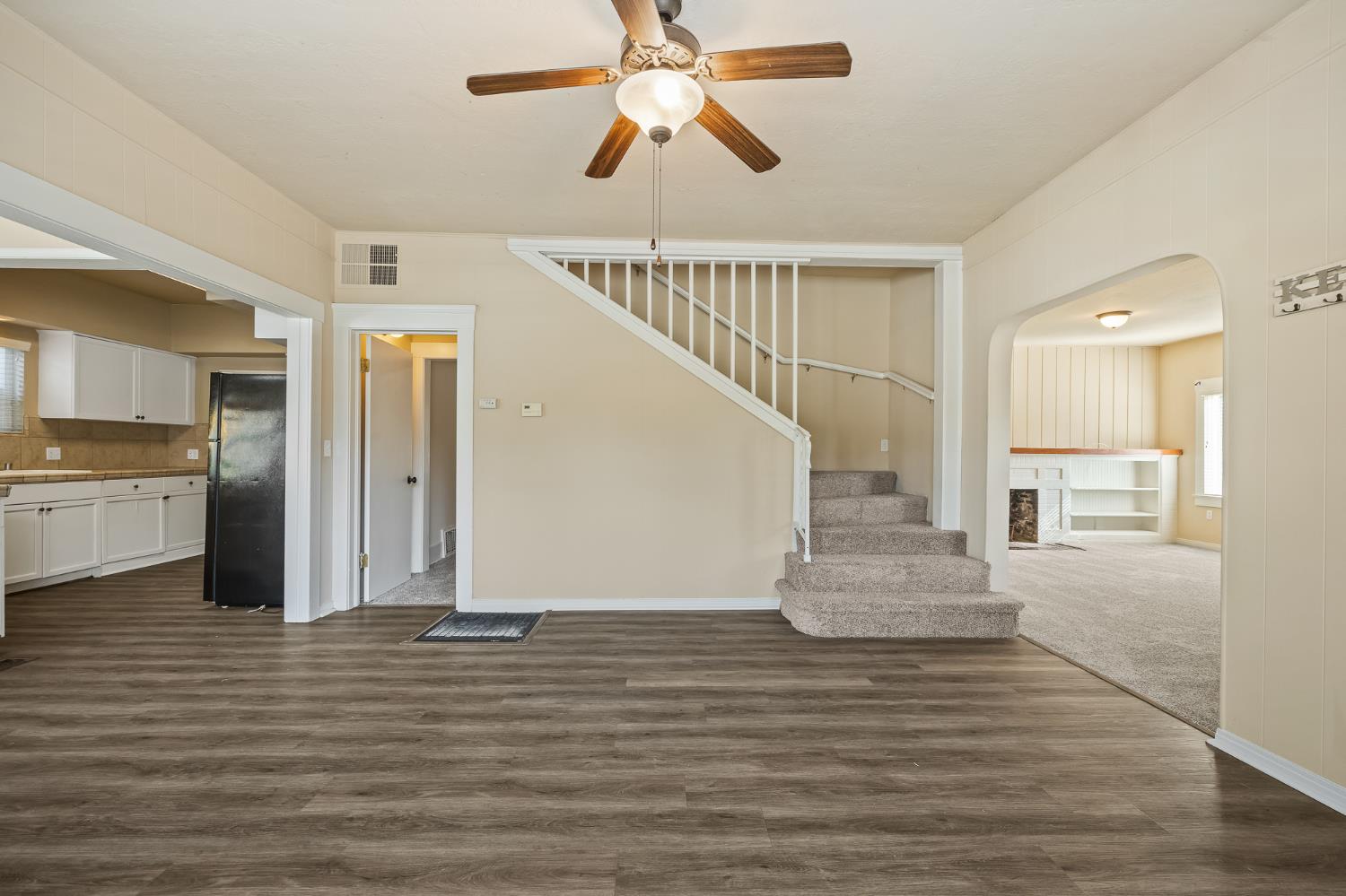 1105 E Bremer Avenue