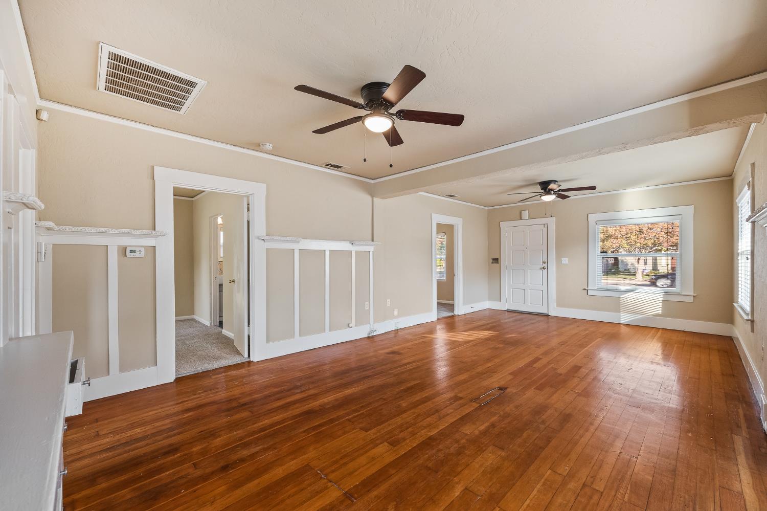 1371 N Roosevelt Avenue