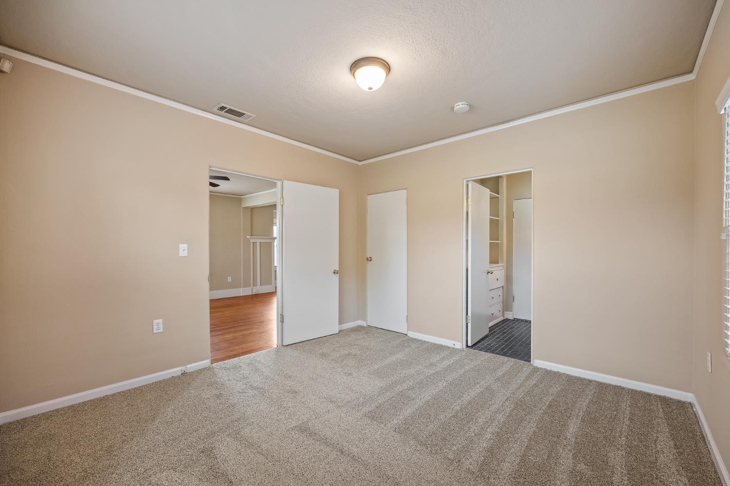 1371 N Roosevelt Avenue