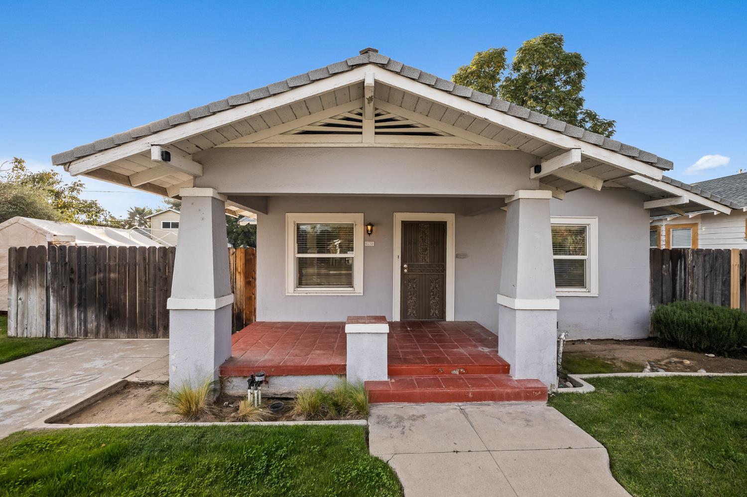 1371 N Roosevelt Avenue