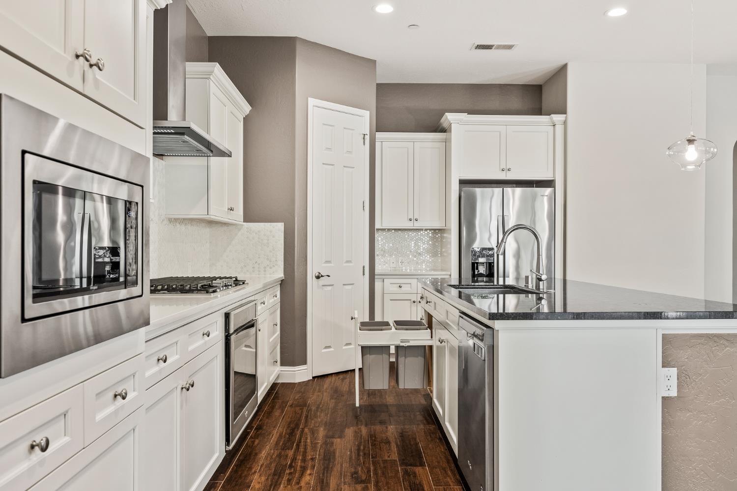 1836 E Bella Rosa Avenue