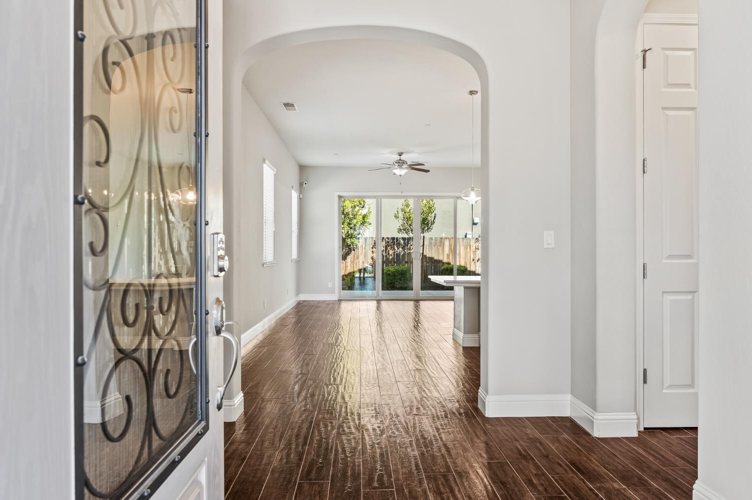 1836 E Bella Rosa Avenue