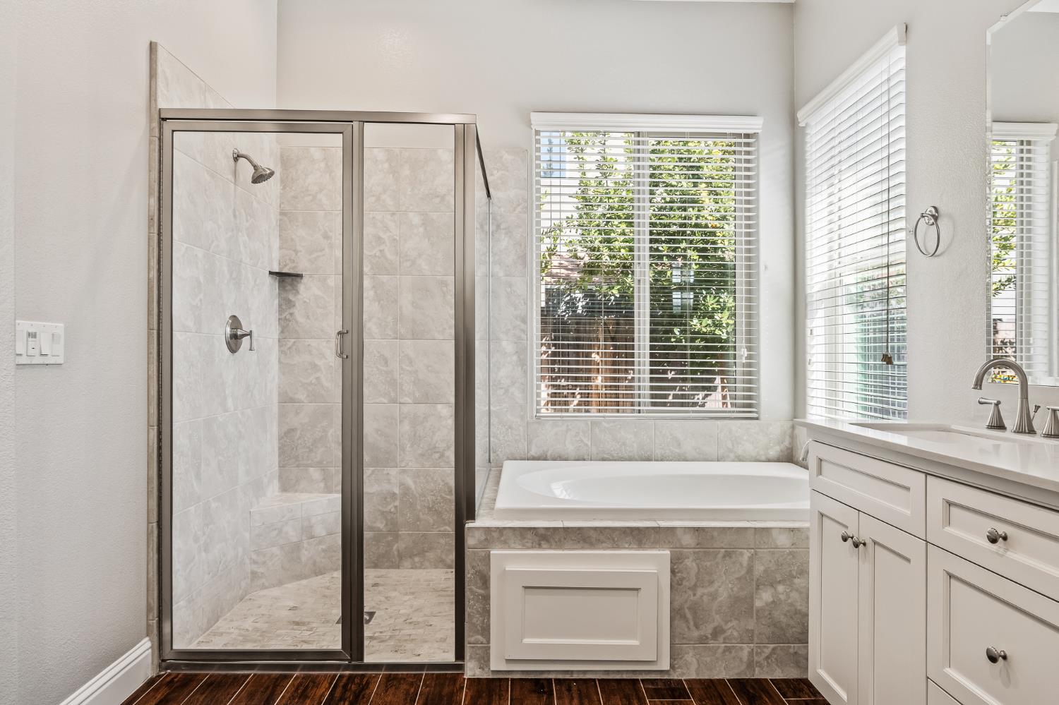 1836 E Bella Rosa Avenue