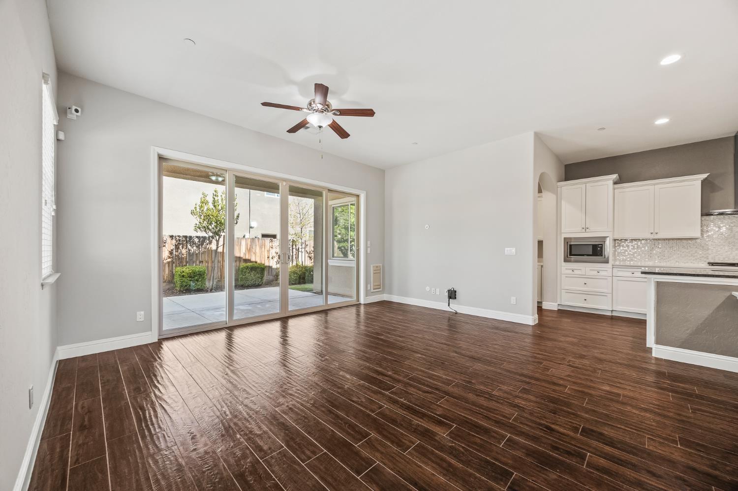 1836 E Bella Rosa Avenue