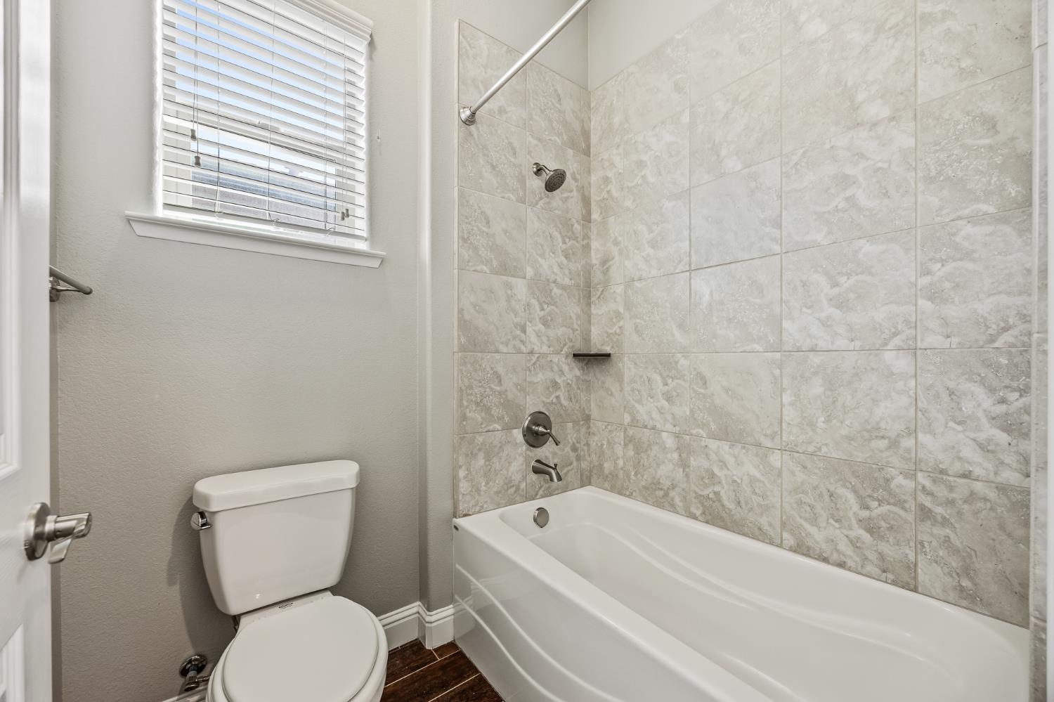 1836 E Bella Rosa Avenue