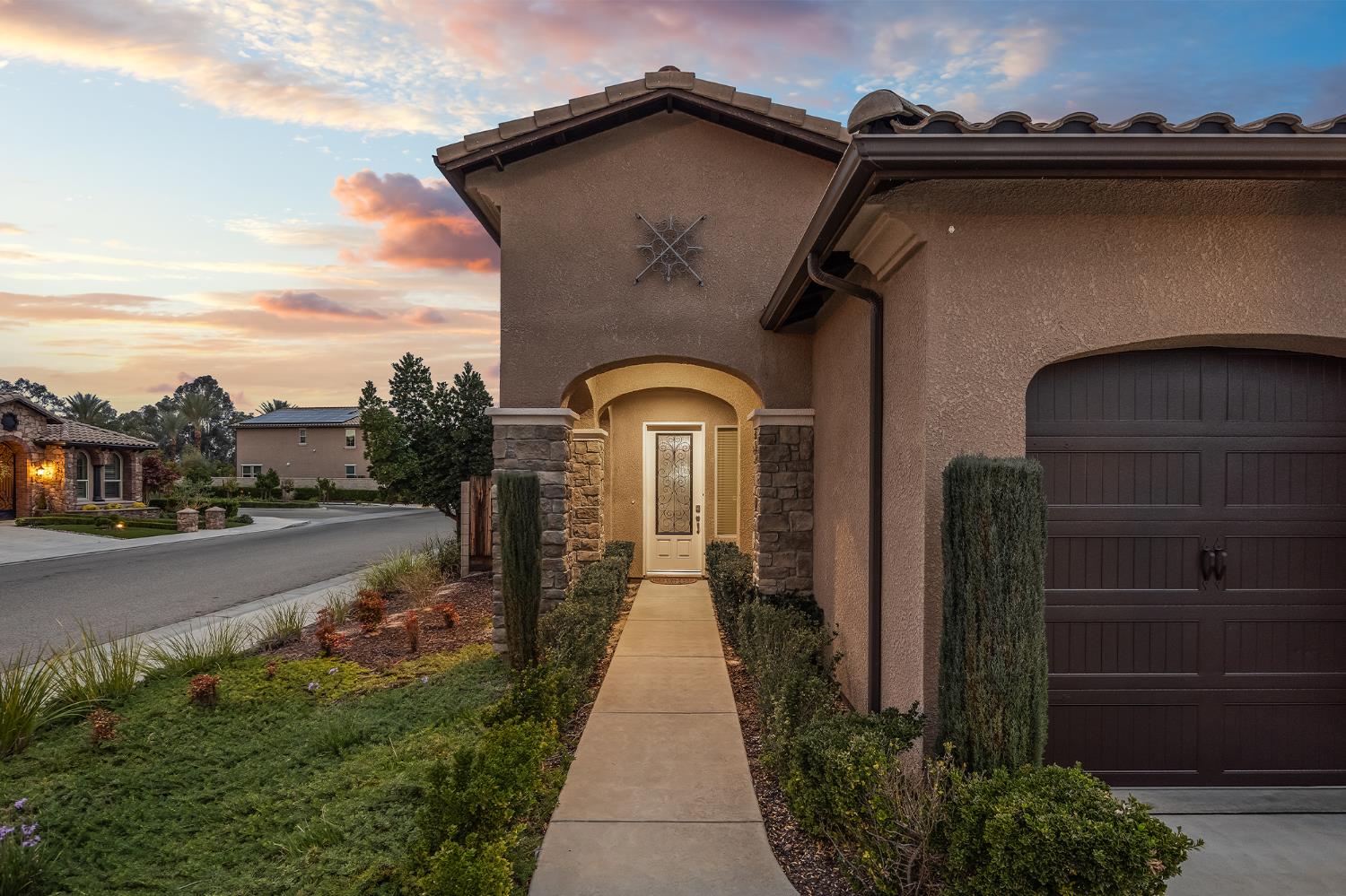 1836 E Bella Rosa Avenue