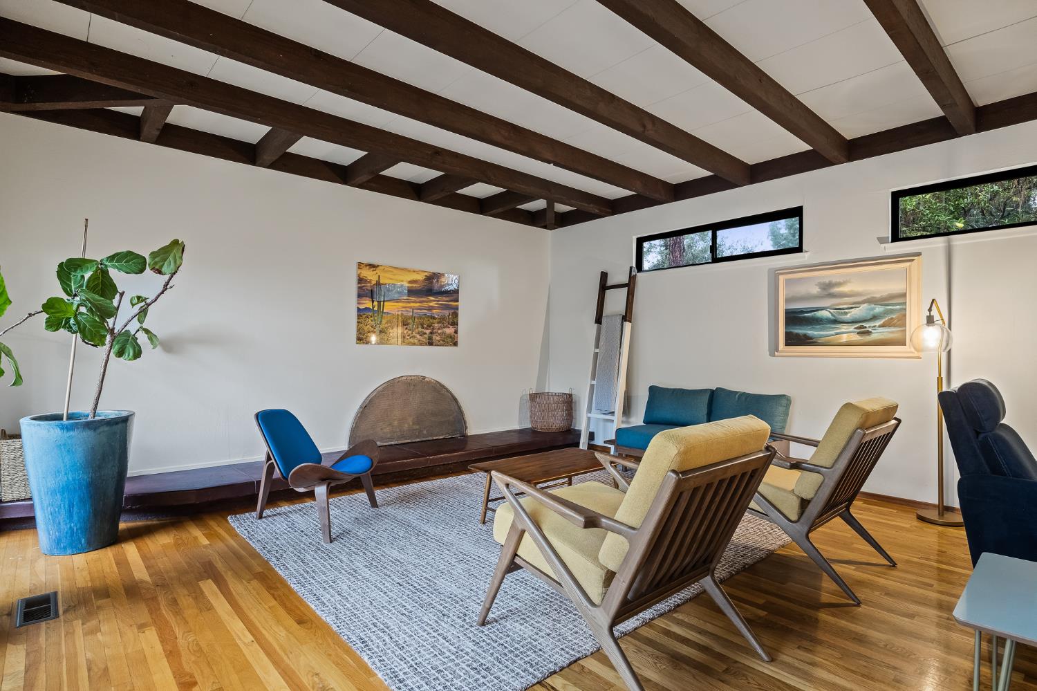 1135 E Santa Ana Avenue