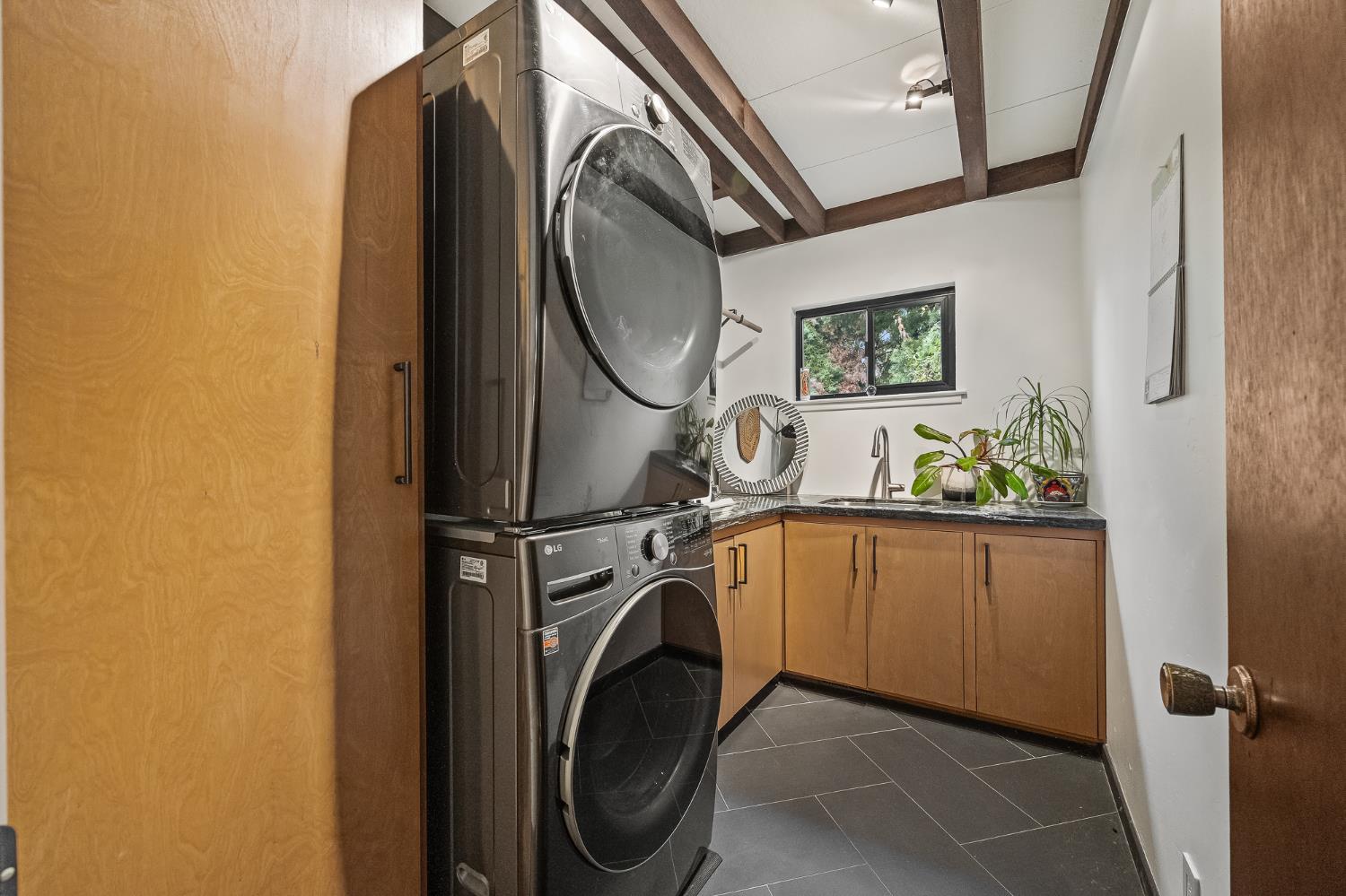 1135 E Santa Ana Avenue