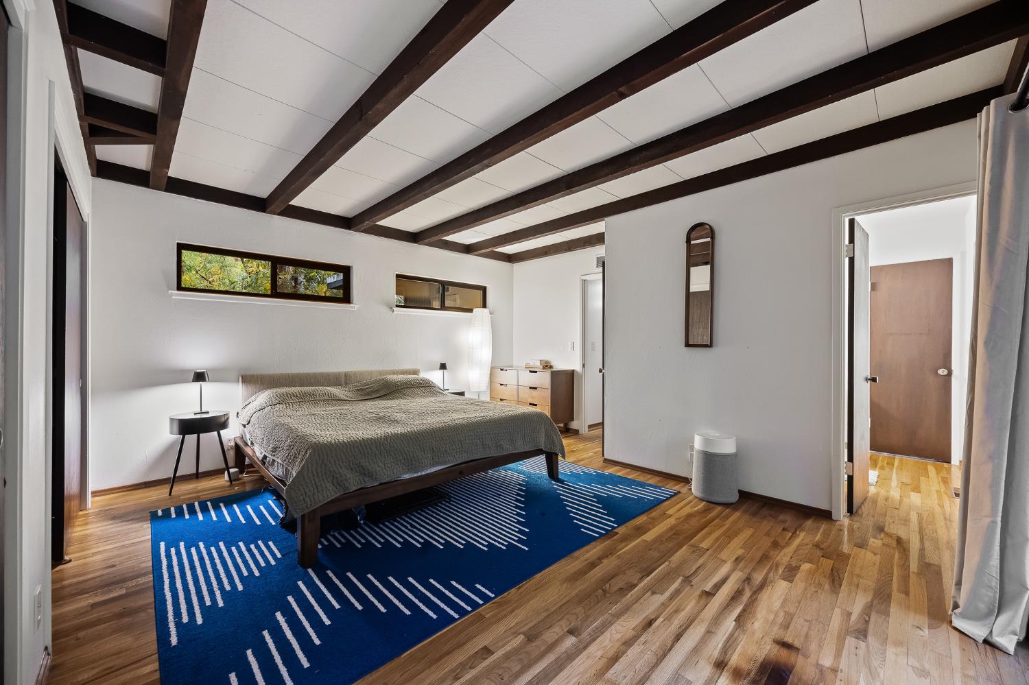 1135 E Santa Ana Avenue