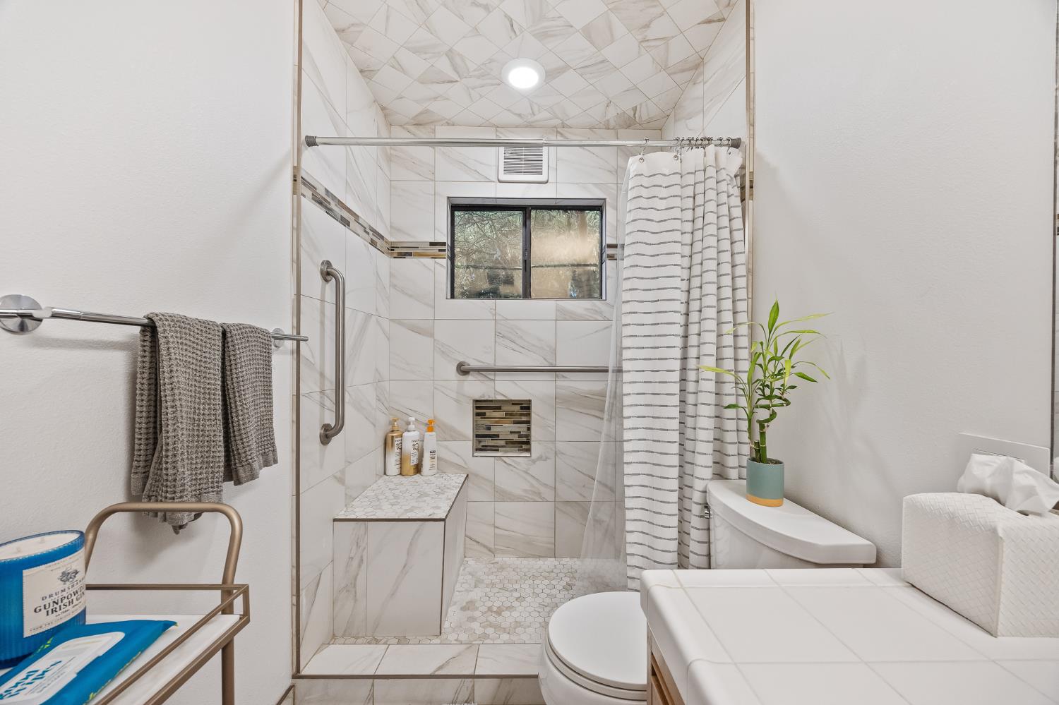 1135 E Santa Ana Avenue