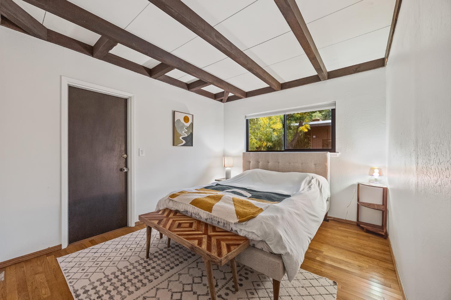 1135 E Santa Ana Avenue