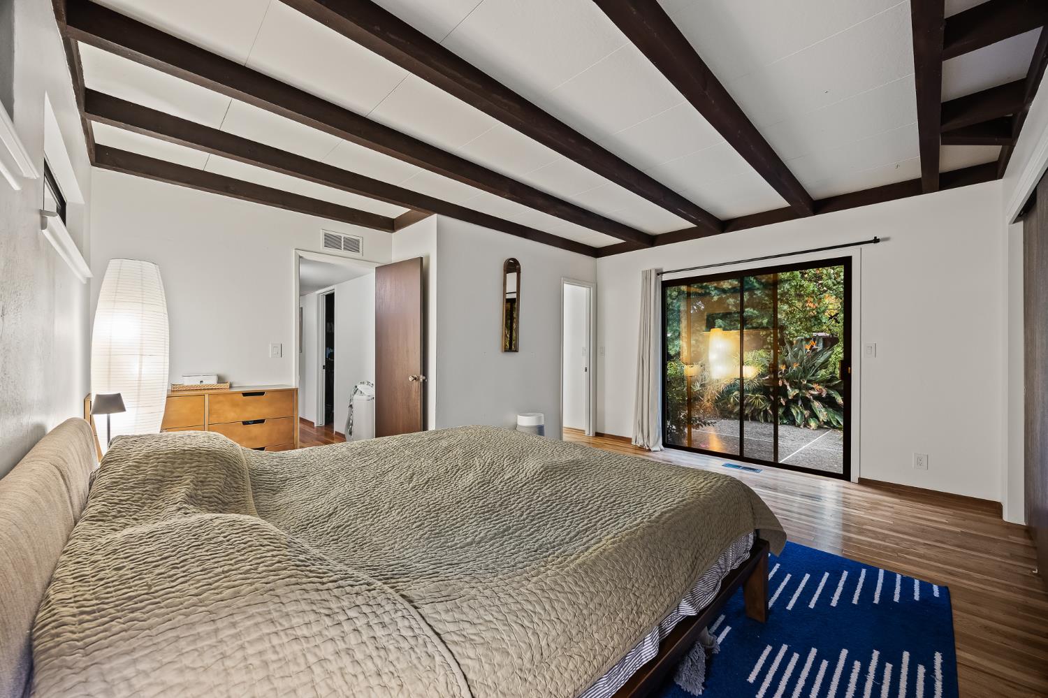 1135 E Santa Ana Avenue