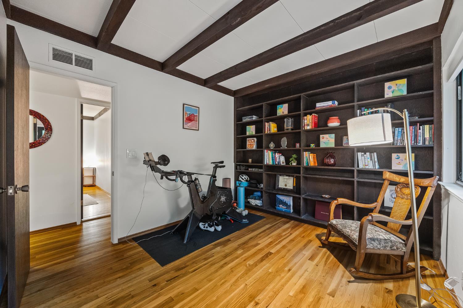 1135 E Santa Ana Avenue