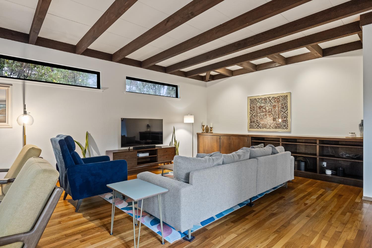 1135 E Santa Ana Avenue