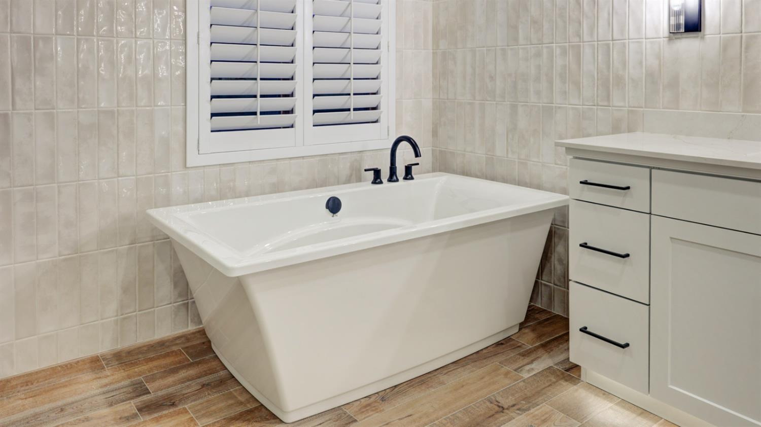 1644 N Blackwood Avenue