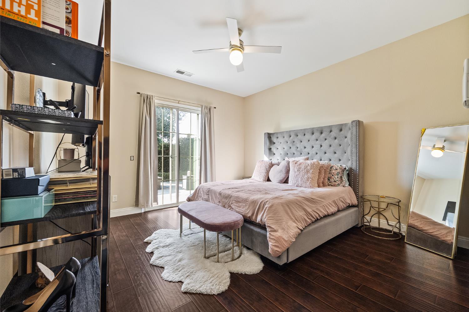 6065 N Sycamore Avenue