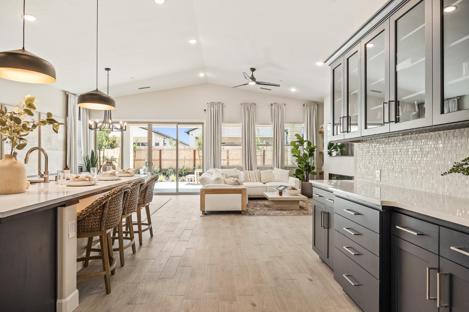 7271 W Ashcroft Avenue