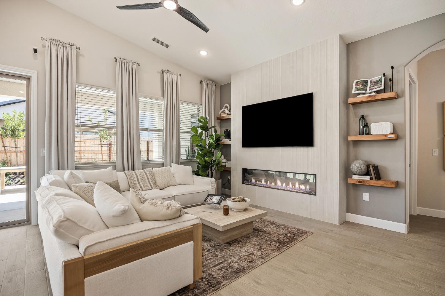 7271 W Ashcroft Avenue