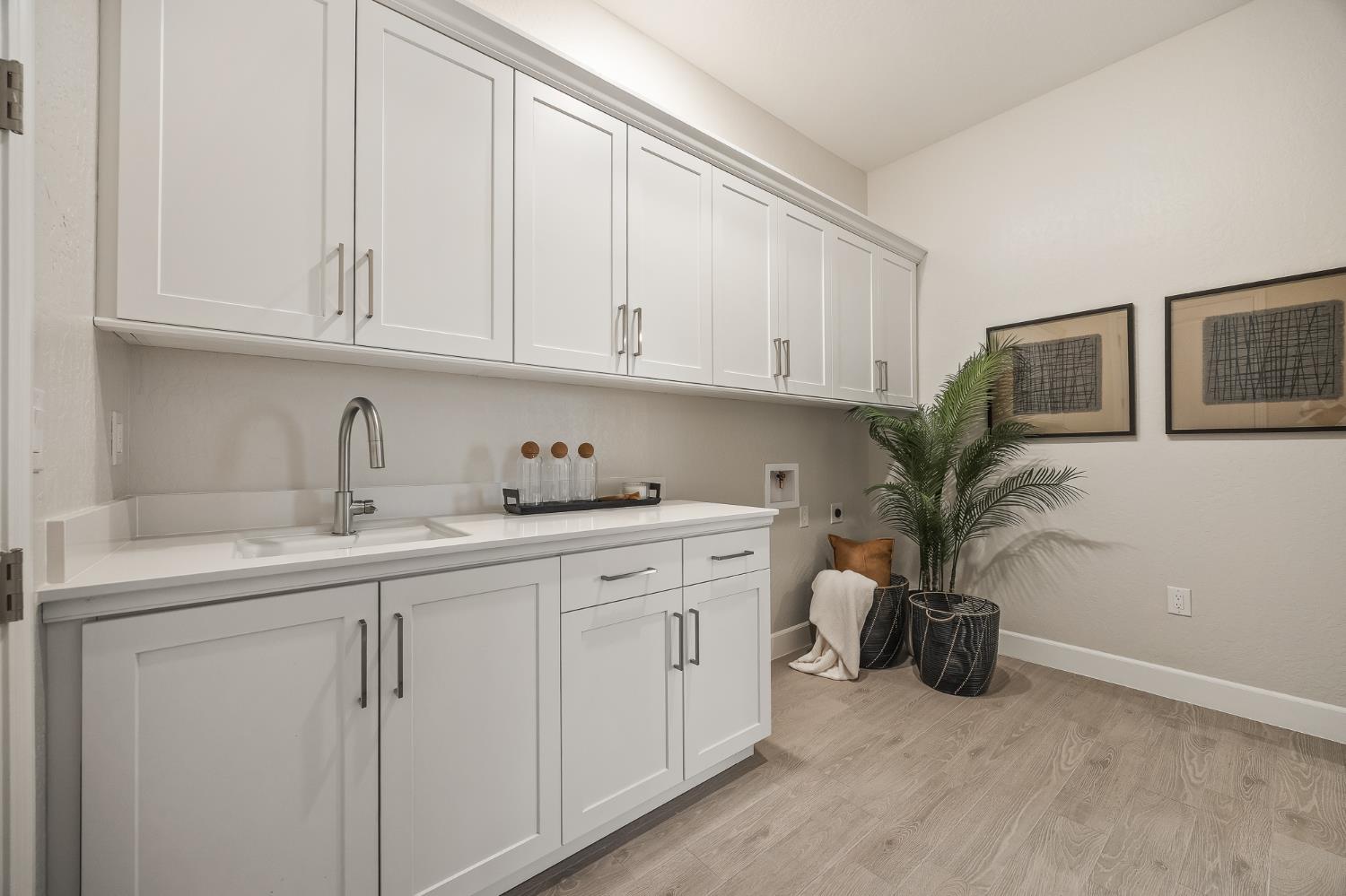 7271 W Ashcroft Avenue