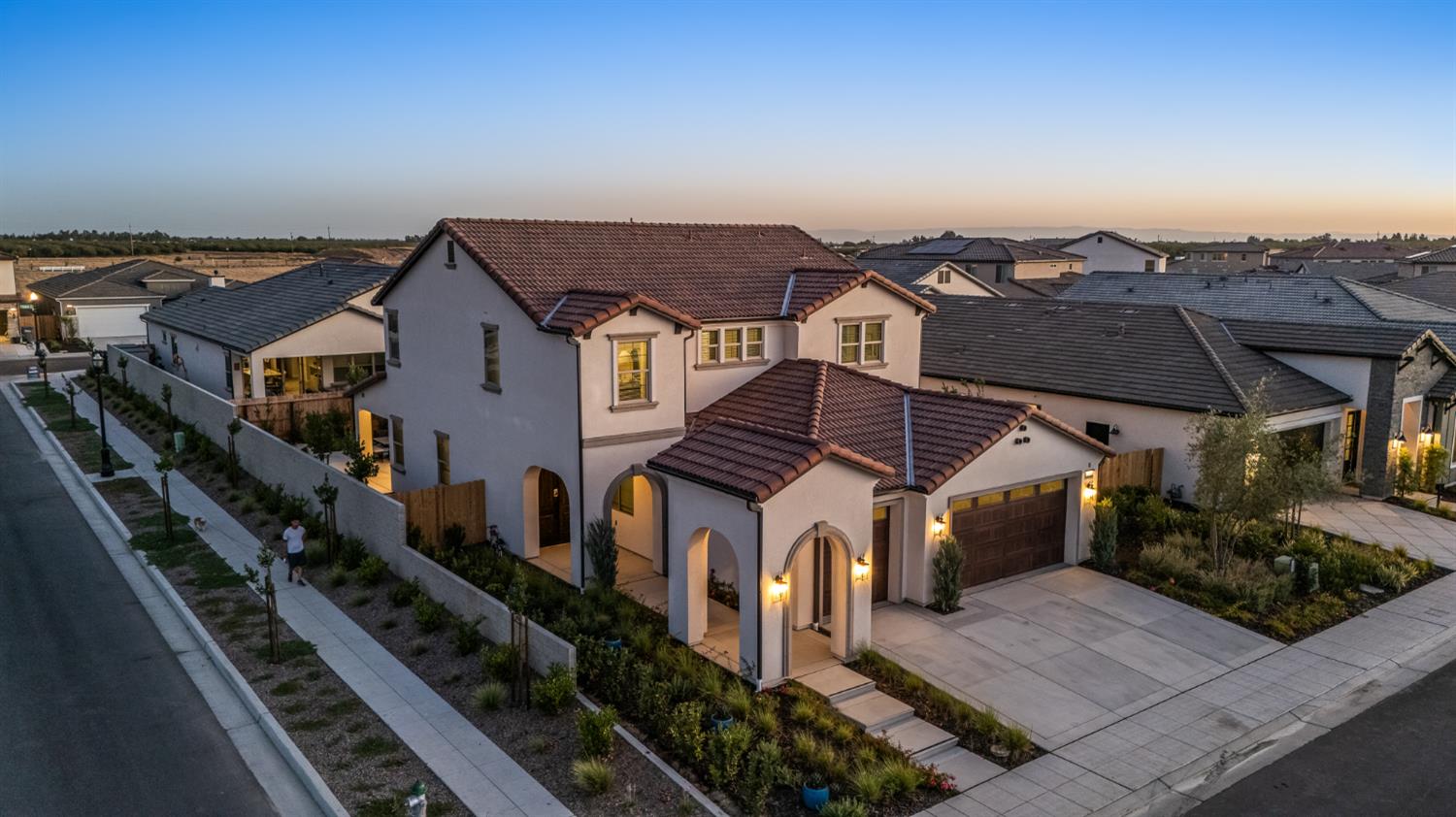 7243 W Ashcroft Avenue