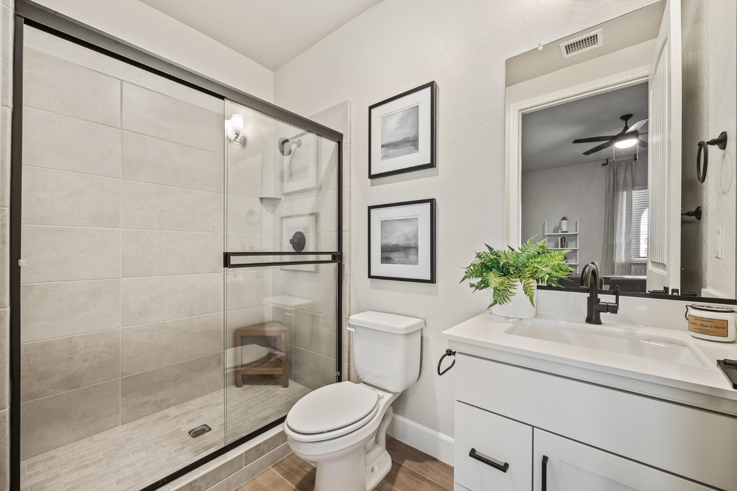 7243 W Ashcroft Avenue