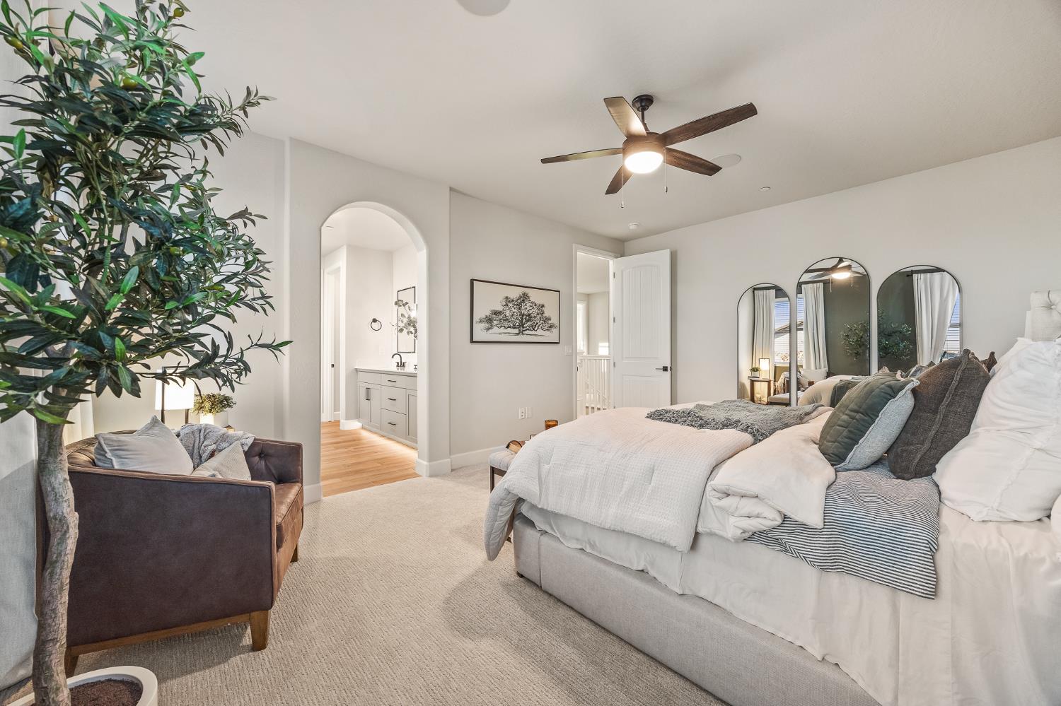 7243 W Ashcroft Avenue